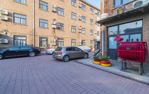 YOLO文化产业园办公区